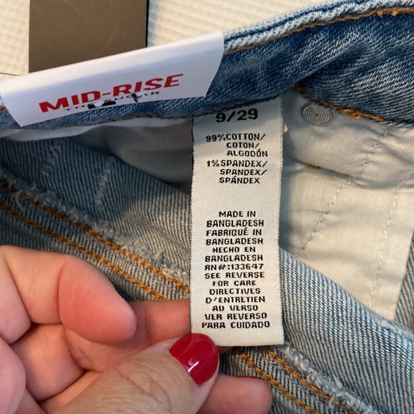 Celebrity Pink Mid Rise The Sugar Distressed Jeans Shorts Size 9 / 29 - Picture 10 of 10